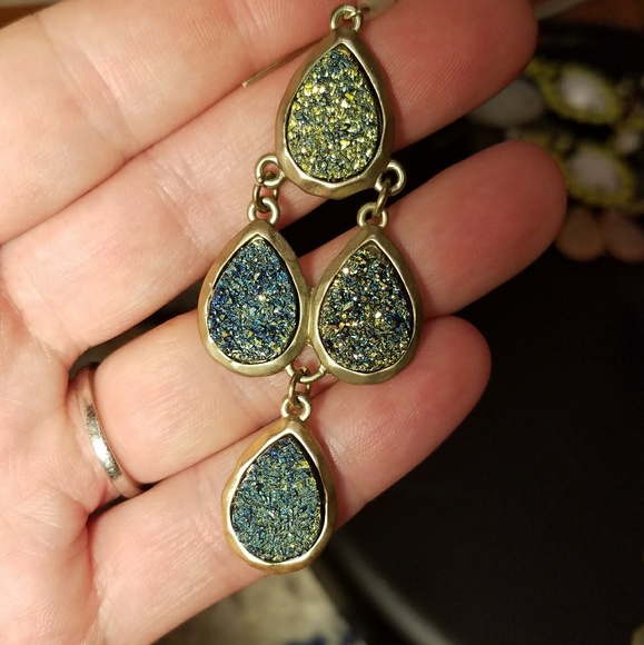 Faux green / blue druzy and gold drop earrings - Picture 3 of 4
